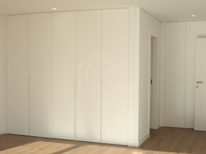 Image No.17-4 Bed House for sale