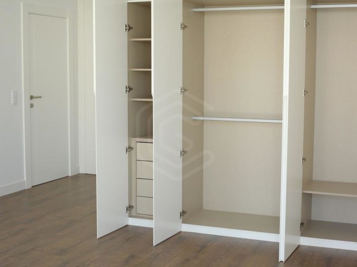 Image No.24-4 Bed House for sale