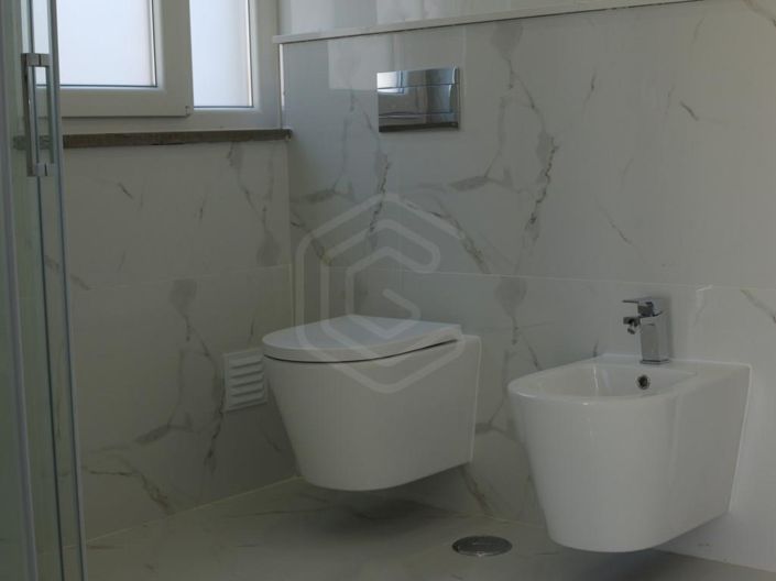 Image No.27-4 Bed House for sale