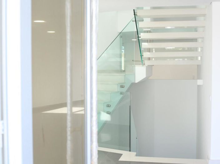 Image No.6-4 Bed House for sale