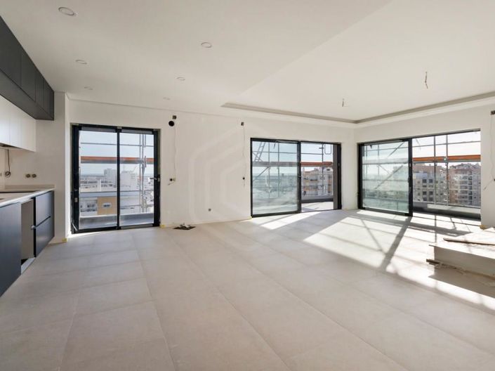 Image No.20-3 Bed Apartment for sale