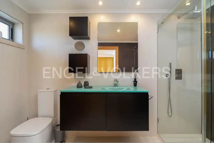 Image No.10-1 Bed Apartment for sale