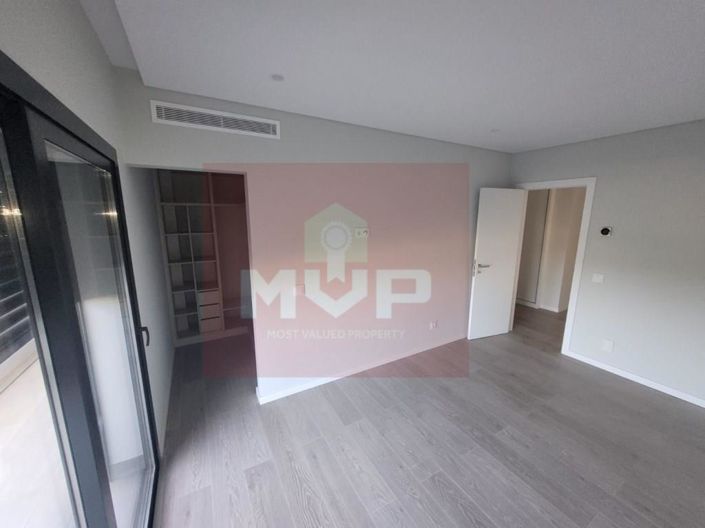 Image No.8-Appartement de 2 chambres à vendre à Montenegro