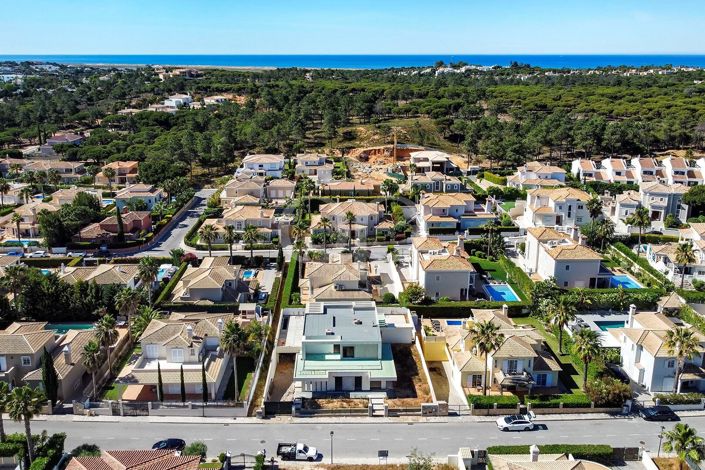 Image No.1-5 Bed House for sale