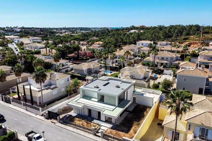 Image No.2-5 Bed House for sale