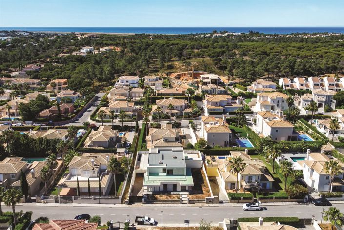 Image No.7-5 Bed House for sale