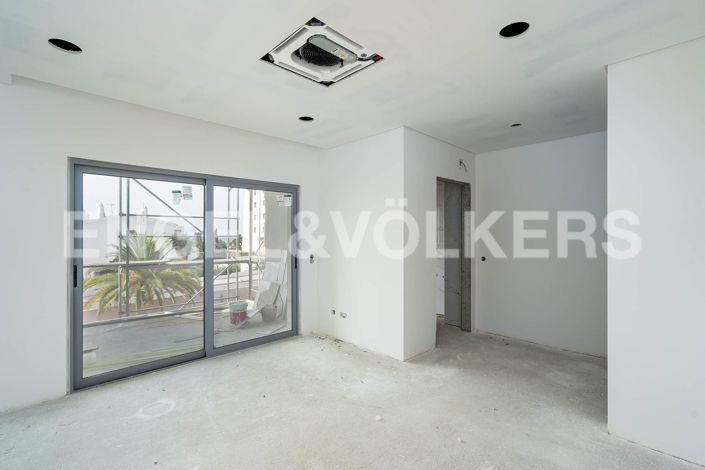 Image No.12-4 Bed House for sale