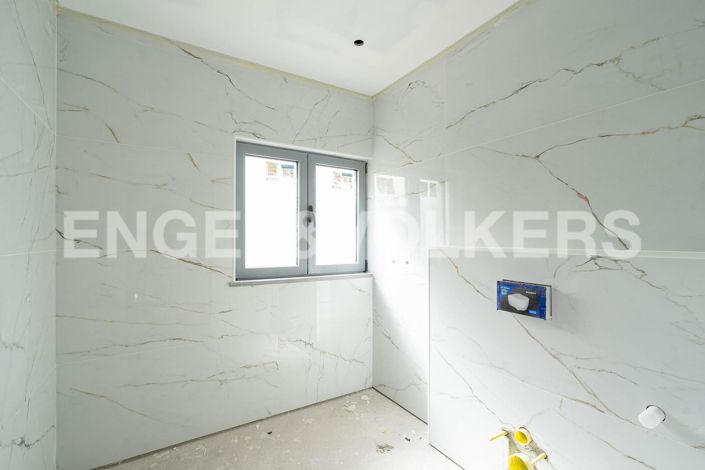 Image No.15-4 Bed House for sale