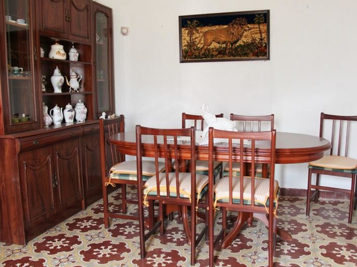 Image No.8-2 Bed House for sale