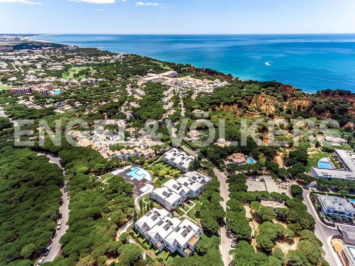 Image No.4-4 Bed House for sale