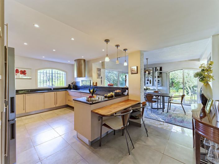 Image No.7-4 Bed House for sale