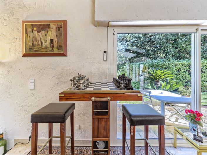 Image No.8-4 Bed House for sale