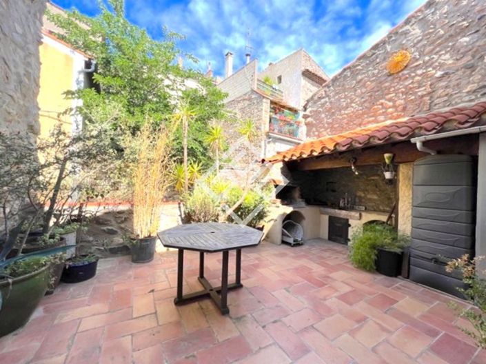 Image No.1-5 Bed House for sale