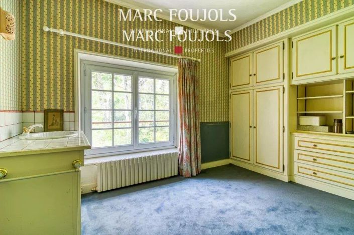 Image No.9-5 Bed House for sale