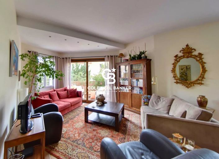 Image No.1-5 Bed House for sale