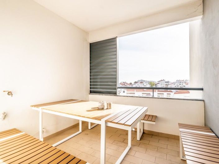 Image No.15-2 Bed Apartment for sale