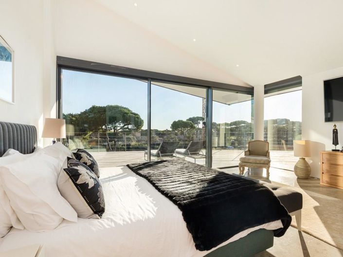 Image No.10-5 Bed House for sale