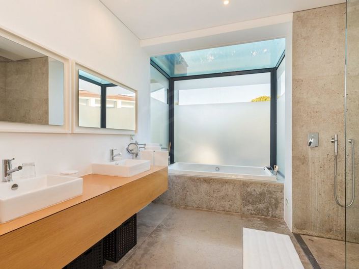 Image No.11-5 Bed House for sale