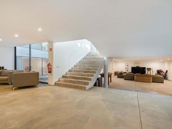 Image No.17-5 Bed House for sale