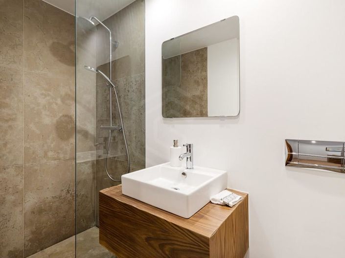 Image No.19-5 Bed House for sale