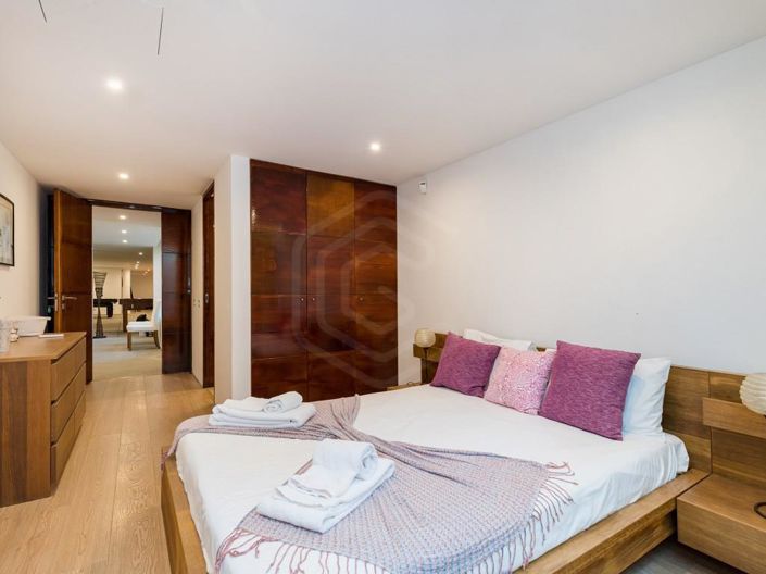 Image No.20-5 Bed House for sale