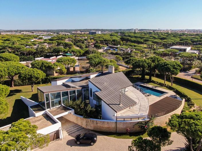 Image No.6-5 Bed House for sale