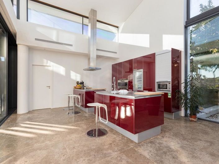 Image No.9-5 Bed House for sale