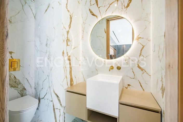 Image No.37-5 Bed House for sale