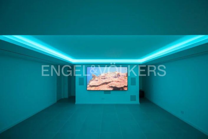 Image No.46-5 Bed House for sale