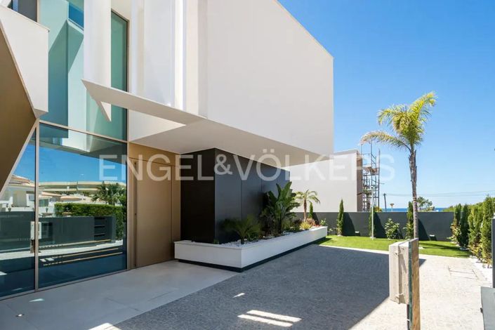 Image No.5-5 Bed House for sale