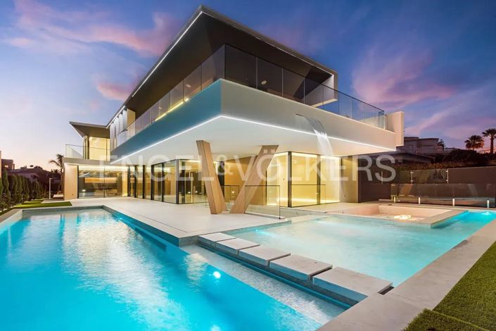 Image No.54-5 Bed House for sale