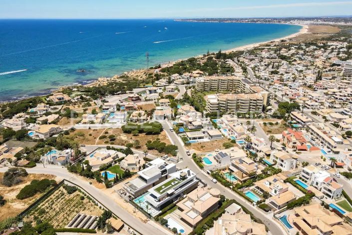 Image No.67-5 Bed House for sale