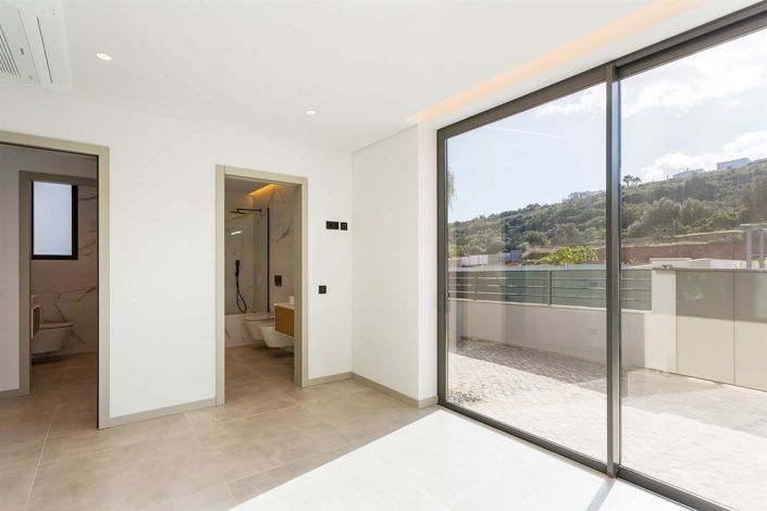 Image No.12-3 Bed House for sale