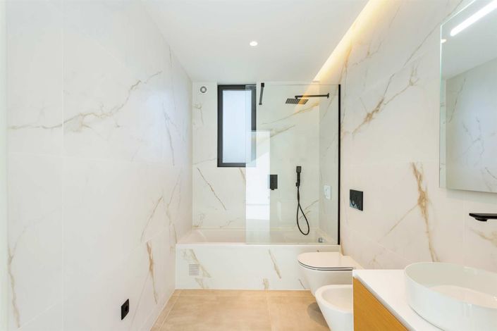 Image No.13-3 Bed House for sale