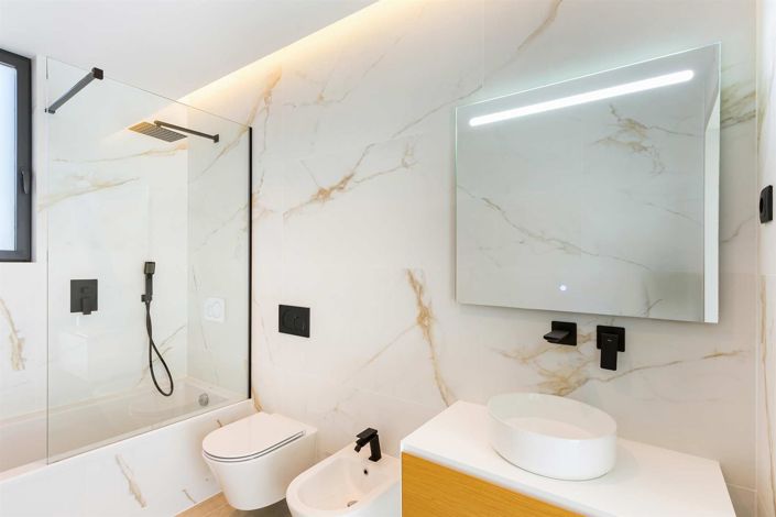 Image No.14-3 Bed House for sale