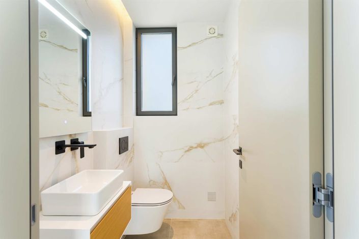 Image No.15-3 Bed House for sale