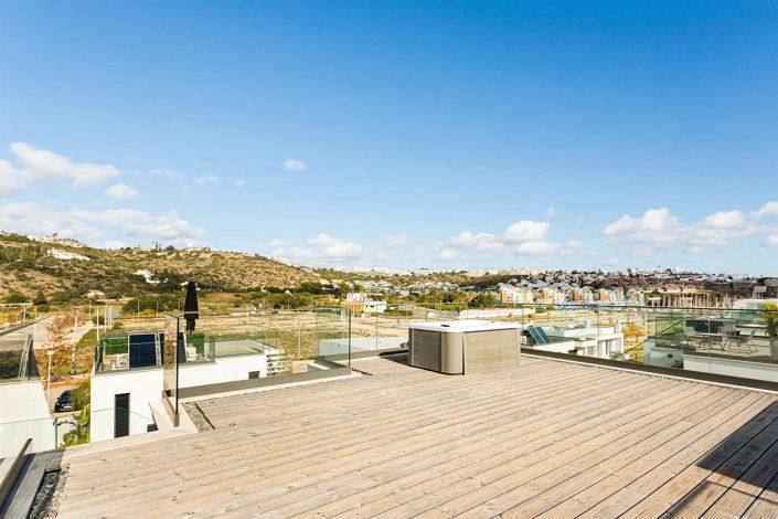 Image No.28-3 Bed House for sale