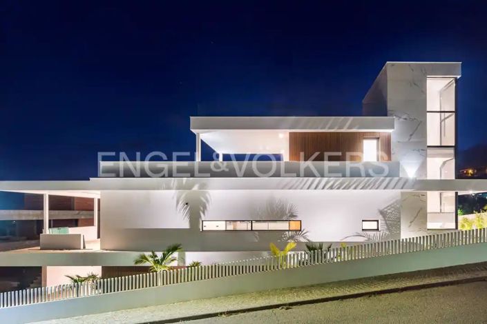 Image No.15-4 Bed House for sale