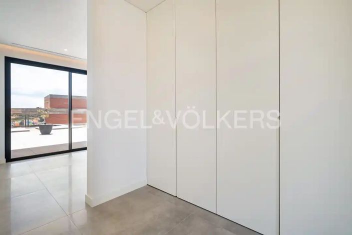 Image No.39-4 Bed House for sale