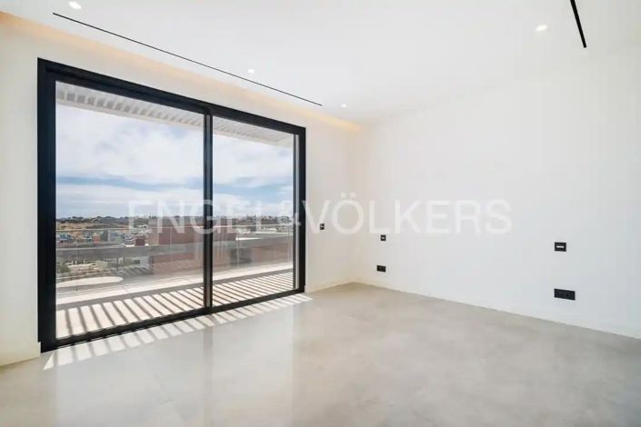 Image No.47-4 Bed House for sale