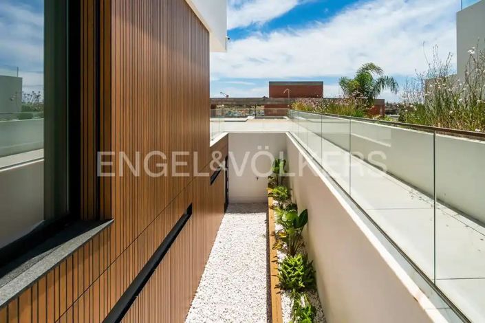 Image No.58-4 Bed House for sale