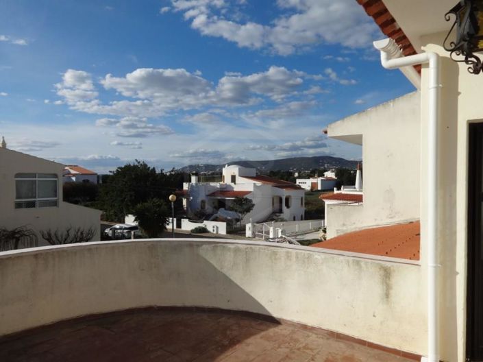 Image No.1-5 Bed House for sale