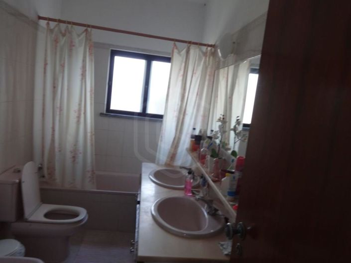 Image No.12-5 Bed House for sale