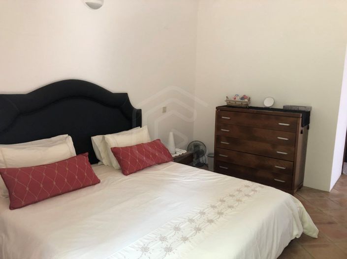 Image No.15-4 Bed House for sale