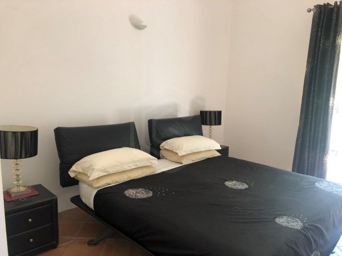Image No.17-4 Bed House for sale