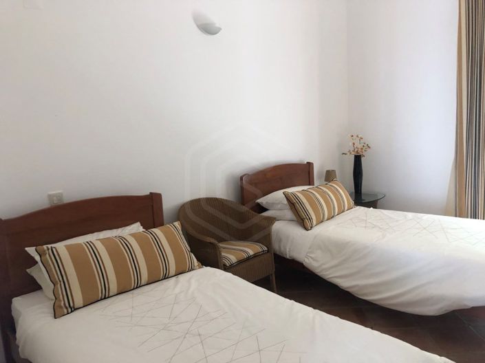 Image No.18-4 Bed House for sale