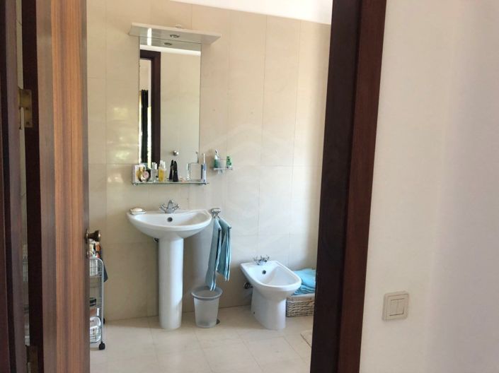 Image No.21-4 Bed House for sale