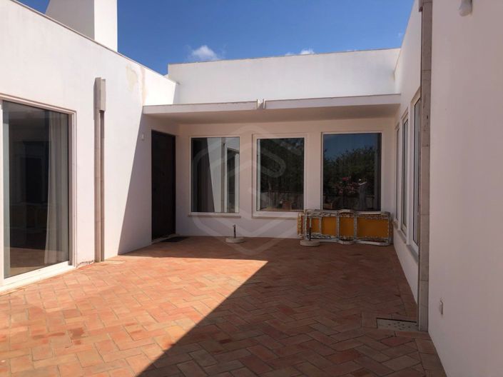 Image No.22-4 Bed House for sale