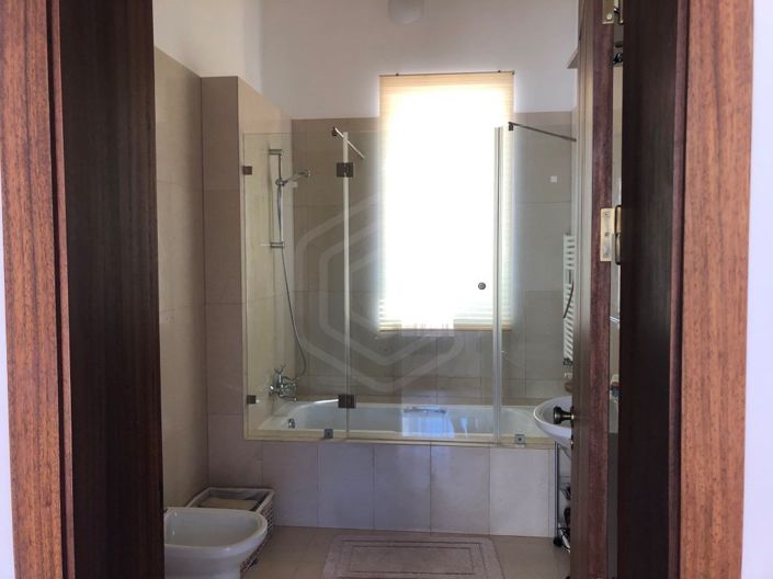 Image No.38-4 Bed House for sale