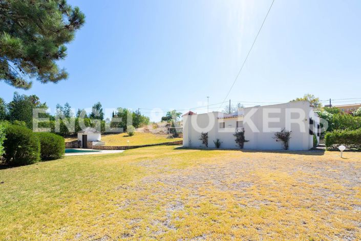 Image No.7-5 Bed House for sale